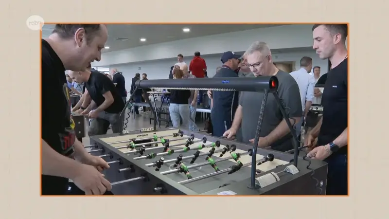 Tafelvoetbal met de Emmaboys en Boerenhof