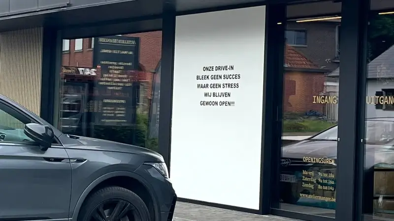 Traiteur Atelier Manger in Testelt pakt uit met ludieke reactie op ongeval