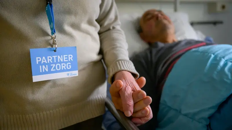 Patiënten in UZ Leuven mogen voortaan 'partner in zorg' aanduiden: "Emotionele steun bieden en helpen bij eten geven, wassen of communicatie met zorgteam"