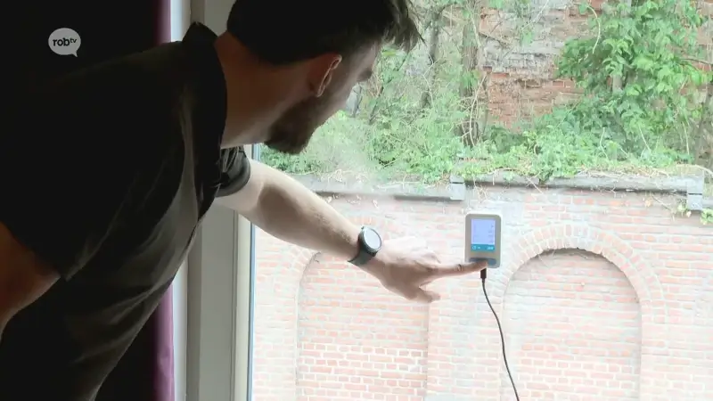 Bewoner van Burchtstraat in Leuven plaatst digitaal telraam: "Gisteren waren hier meer dan 4.000 fietsers"