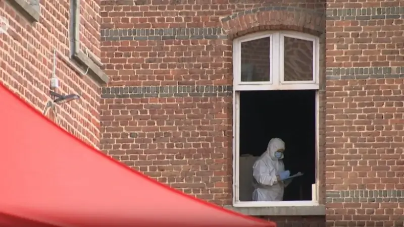 Zoon (16) legt bekentenissen af in zaak dubbele moord: "Messteken toegediend aan moeder (46) en zus (6)"