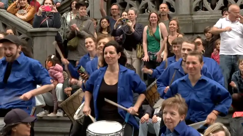 85 drummers treden samen op tijdens Dromfest in Leuven: "Je komt in een roes"