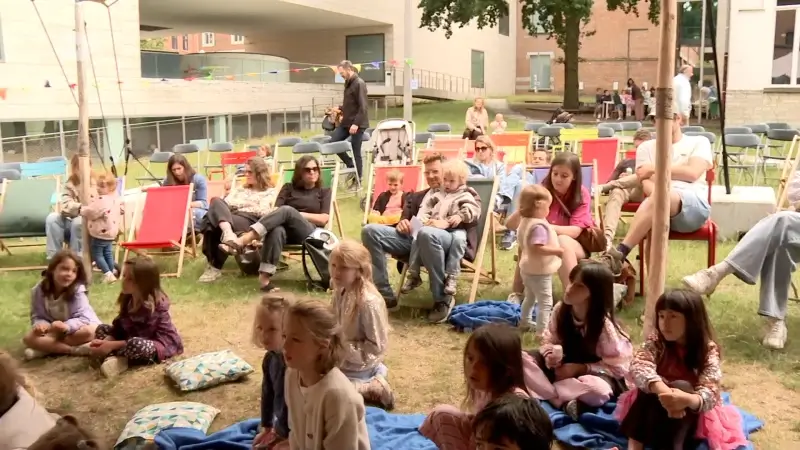600 boekenliefhebbers trekken naar M Leuven voor tweede editie van het Voorleesfestival: "Super leuk, we zijn dol op boeken"