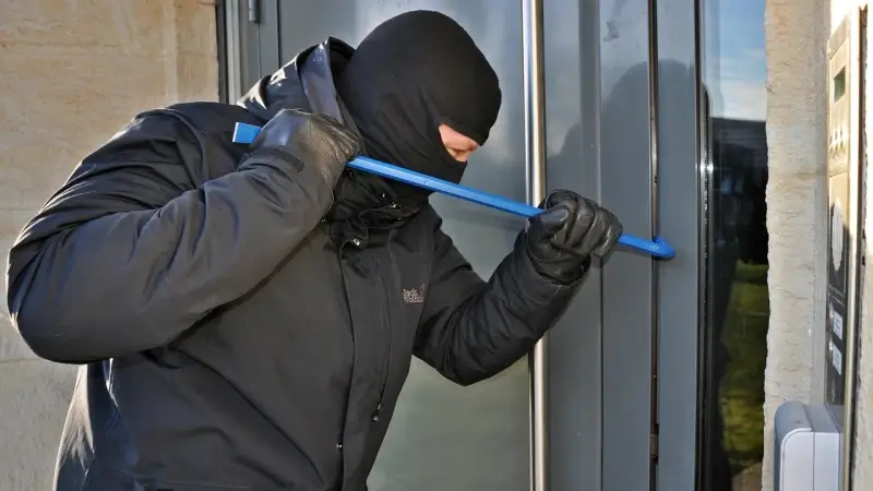 Politie kan 2 verdachten van verschillende woninginbraken in Heverlee oppakken dankzij deurbelcamera