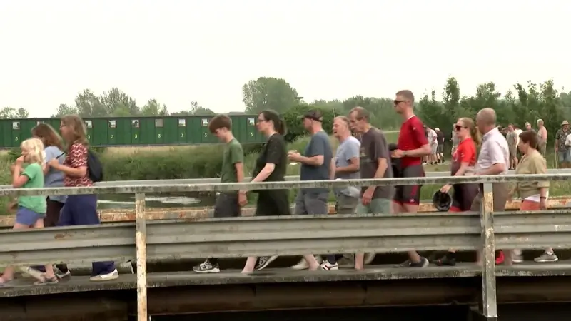 Zo beleefde de supporters aan de Maagdentoren Dwars door het Hageland: "Ik ben zot van koers, dus fantastisch om ze zo te kunnen zien"