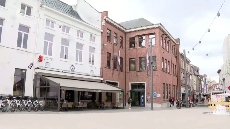 Bibliotheek en museum het Toreke verhuizen dan toch niet naar nieuw administratief centrum op de Grote Markt in Tienen: "We zetten vooral in op renovatie stadhuis"