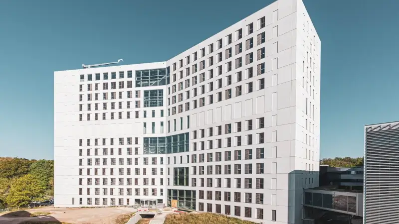 KU Leuven huldigt onderzoeksgebouw BioScience Centre in: "30.000 m², 14 verdiepingen en 500 onderzoekers"