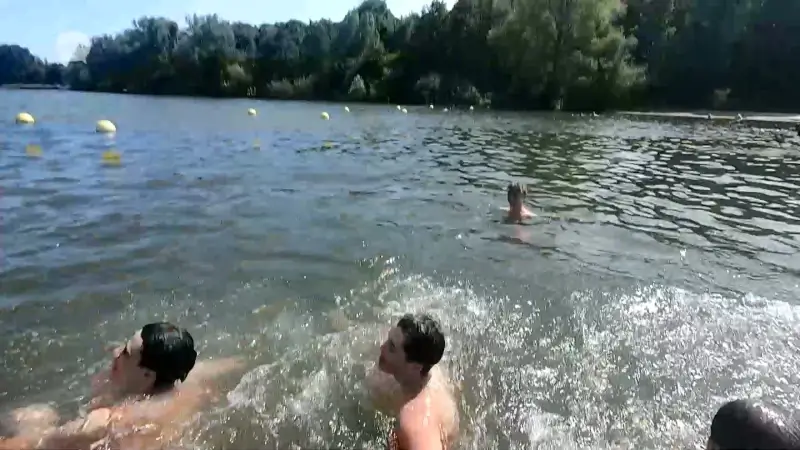 De Plas in Rotselaar opent uitzonderlijk nu al door snikhete temperaturen: "Verkoeling na examens"