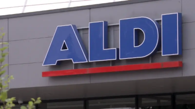 Aldi in Scherpenheuvel ontruimd nadat man met luchtdrukgeweer zich schuilhoudt in garage