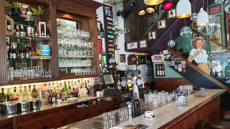 Café Leuven Central viert 10-jarig bestaan met Big Bill, livemuziek en gratis hamburgers