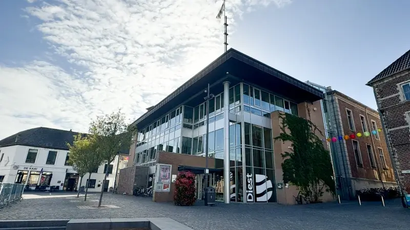 Ook in Diest kan je voortaan in het stadhuis gratis een officiële pasfoto laten nemen