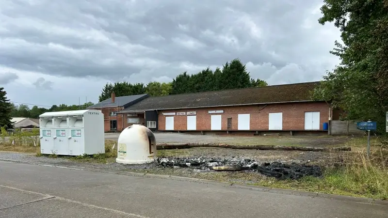 Drie glascontainers afgebrand in Haldertstraat in Tielt-Winge: "Brand is aangestoken"
