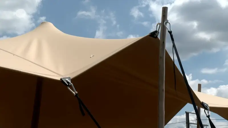 Herent plaatst 3 tenten aan speelterreinen om jongeren te beschermen bij hittegolven