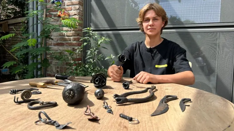 Maak kennis met Bruce Wolfs, een smid van amper 14 jaar: "Muurankers voor het oudste stenen huis mogen smeden"