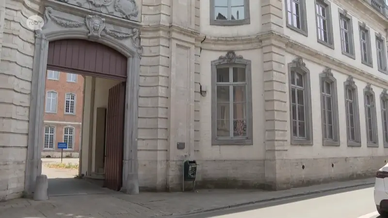 Luxemburgcollege in Vaartstraat wordt misschien school: "Staat al twee decennia leeg"