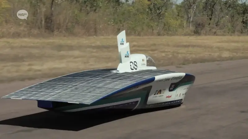 Solar Team rijdt 1 maand voor WK eerste keer op Australische bodem: "Wagen heeft weersomstandigheden overleefd"
