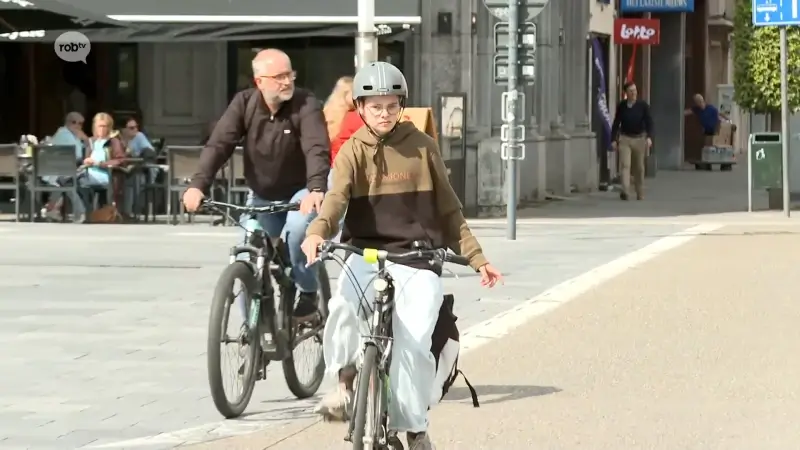 Leuvense politie roept fietsers op: "Draag helm, ook al is het niet verplicht"