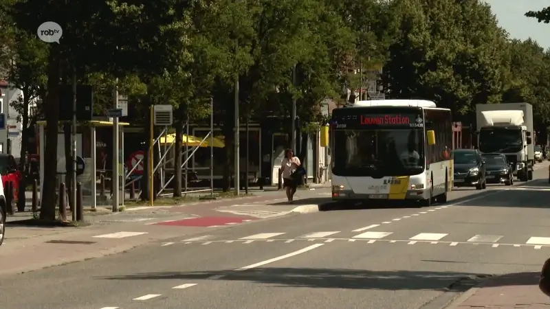 Extra busstroken op Diestsesteenweg tussen Leuven en Tielt-Winge, parkeerplaatsen langs de kant van de weg verdwijnen