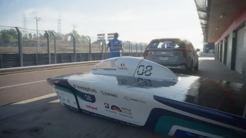 Solar Team KU Leuven onthult nieuwe innovatie in strijd om derde wereldtitel: "Wagen kan zich aanpassen aan alles wat we onderweg tegenkomen"