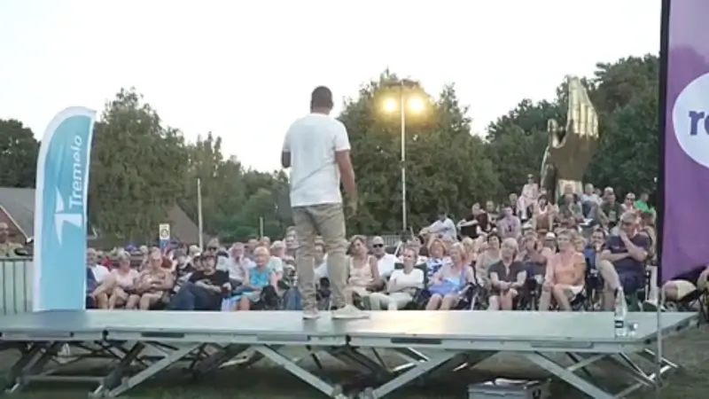 ROBtv Vertellingen lokken duizend mensen naar Tremelo, Yannick Noben valt in de smaak: "Hoe cool kan een zomeractiviteit zijn?"