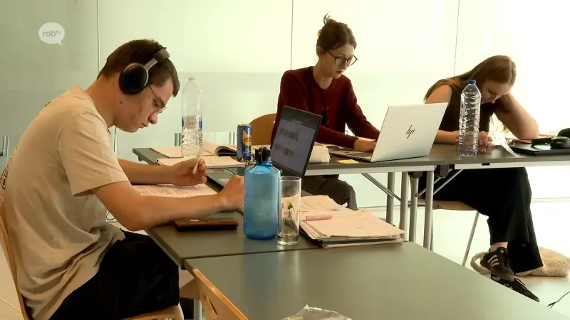 Tienen zet bloklokalen ook open tijdens tweede zit: "Er is sociale druk om te studeren. En... er is airco!"