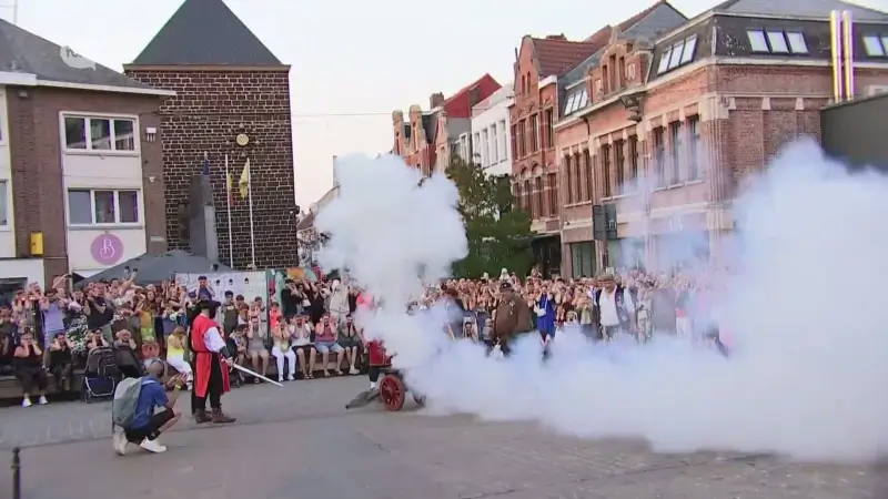 HERBELEEF de Sint-Rochusverlichting in Aarschot: "Het is zo mooi. Het is een echte traditie"