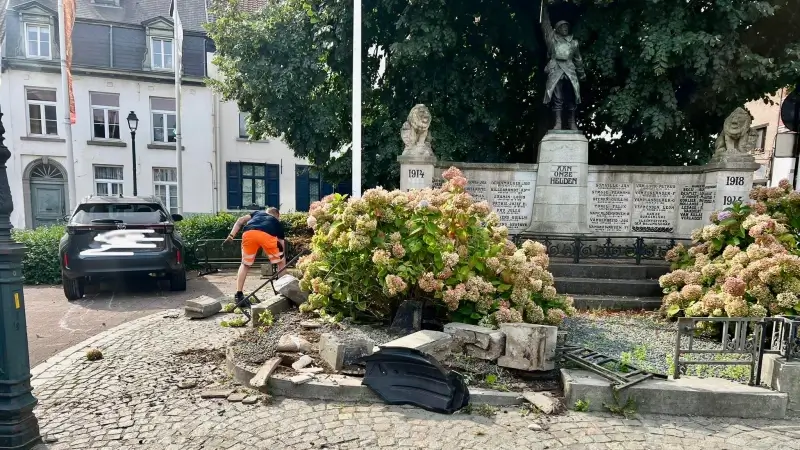 Oudere bestuurder vergist zich van pedaal en vernielt oorlogsmonument in Tervuren
