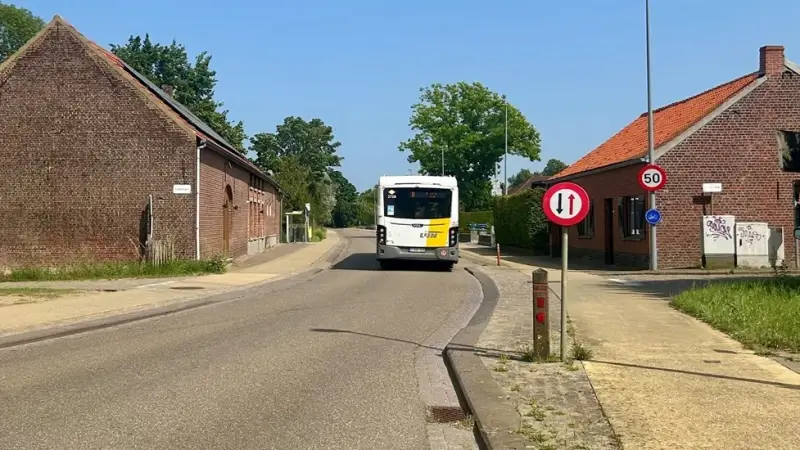 Holsbeek haalt wegversmalling op kruispunt Dutselhoek weg: "Niet meer nodig na invoer trajectcontrole"
