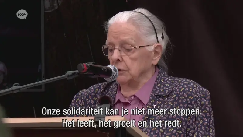 Kunstenaars, journalisten en activisten houden protestactie voor Gaza tijdens Marktrock