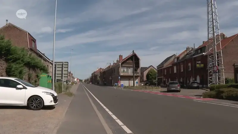Aarschotsesteenweg in Vissenaken tijdelijk afgesloten door wegverzakking
