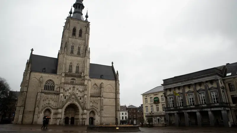 Man van 43 in elkaar geslagen door groep jongeren in Tienen, één twintiger uit Denderleeuw opgepakt