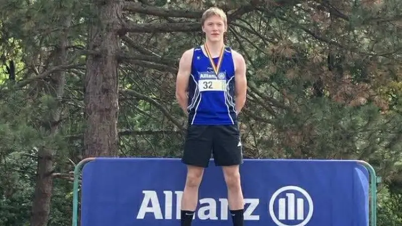 Max Schymokowitz uit Meensel-Kiezegem is Belgisch kampioen in zowel hinkstap- als verspringen bij scholieren