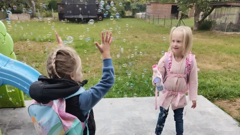 BEKIJK: zo beleefden onze jonge regiogenoten de ochtend van hun eerste schooldag (fotocollage)