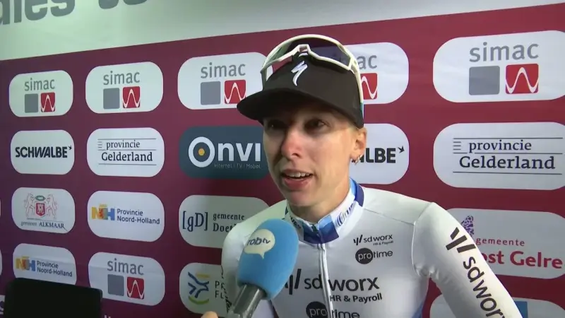 Lorena Wiebes wint eerste etappe van Simac Ladies Tour in Leuven