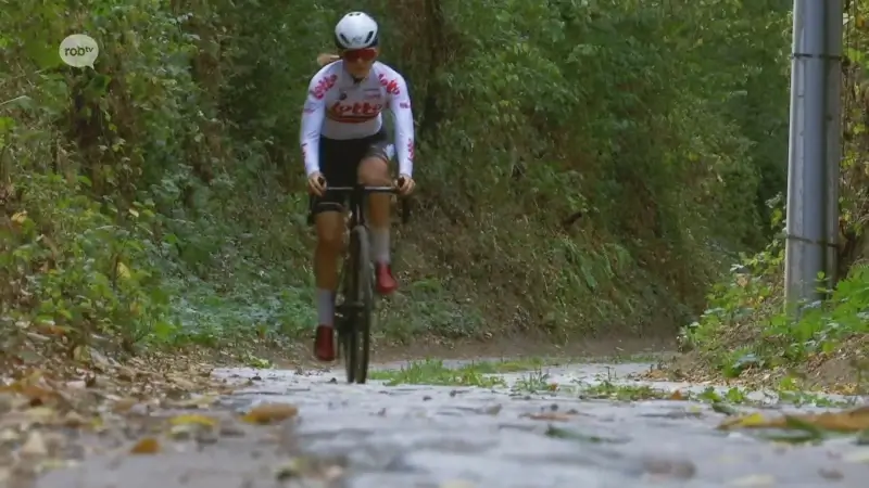 Dina Boels uit Meerbeek is Belgisch kampioene wielrennen bij de beloften en droomt van Vlaanderens mooiste: "Meisjesdroom is uitgekomen"