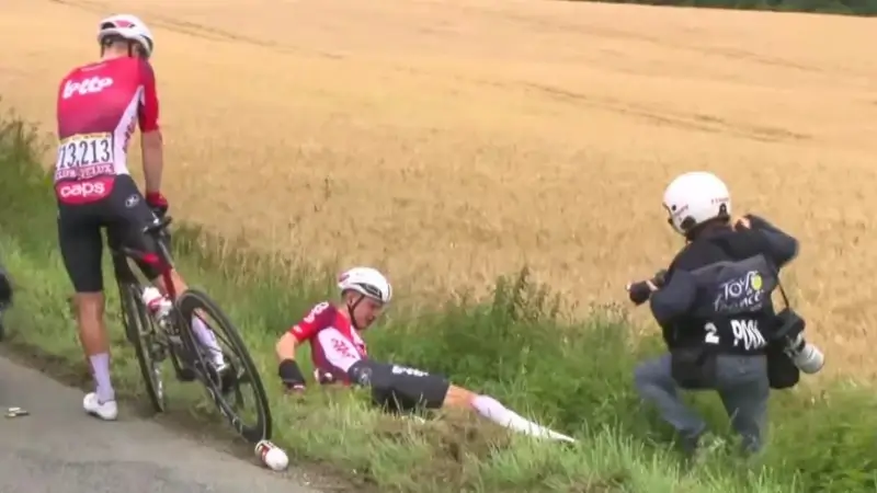Lennert Van Eetvelt zet door blessure punt achter zijn wielerseizoen