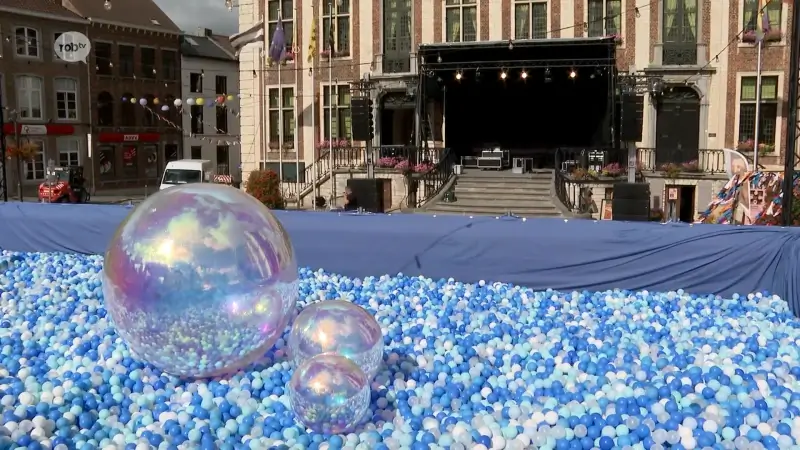 Groot ballenbad met 140.000 ballen is blikvanger op stadsfestival Relict in Diest: "Wie gouden bal vindt, wint ballonvaart"
