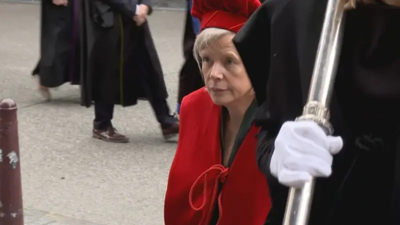 Academiejaar KU Leuven geopend met traditionele openingsspeech van nieuwe rector Severine Vermeire: "Blijf je brein actief gebruiken"