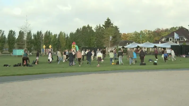 Hoofdafbeelding voor artikel Eerste ijsberenduik in Schoonhoven:…