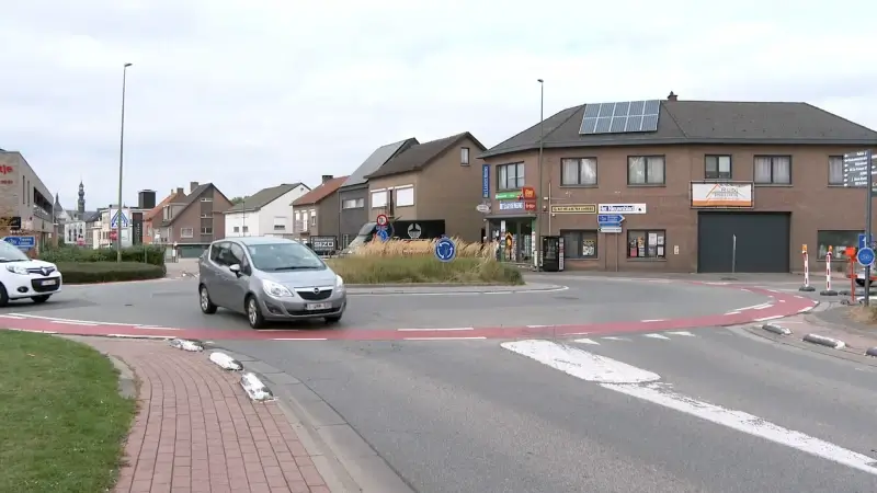 Hoofdafbeelding voor artikel Maand lang werken aan rotonde…