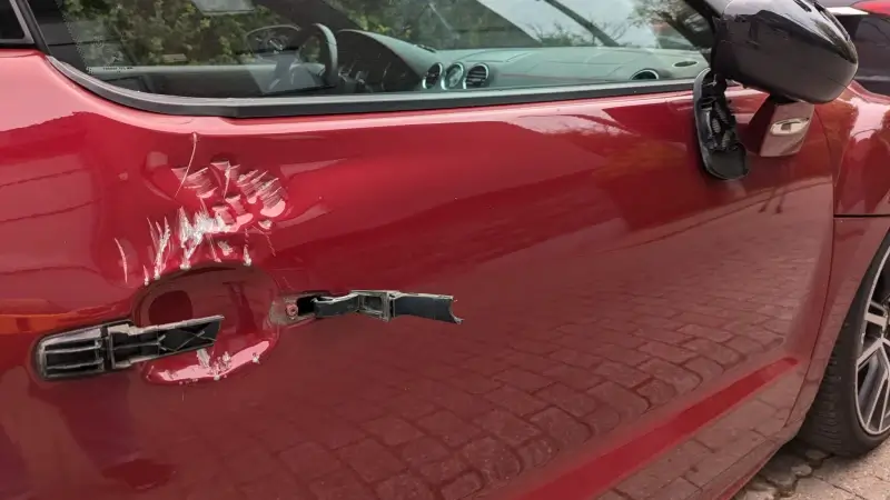 Hoofdafbeelding voor artikel Twee auto's beschadigd in…