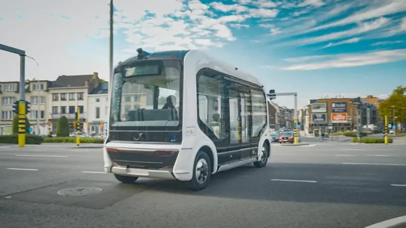 De Lijn stelt eerste rit van zelfrijdende busjes met passagiers in Leuven maand uit