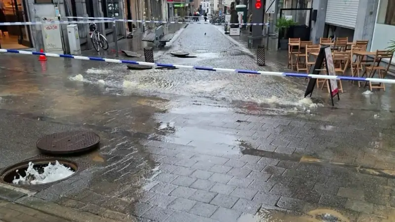 Hoofdafbeelding voor artikel Wegdek Bondgenotenlaan deels…