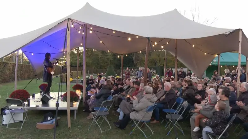 Hoofdafbeelding voor artikel Publiek wordt stil van Allerheiligenconcert…