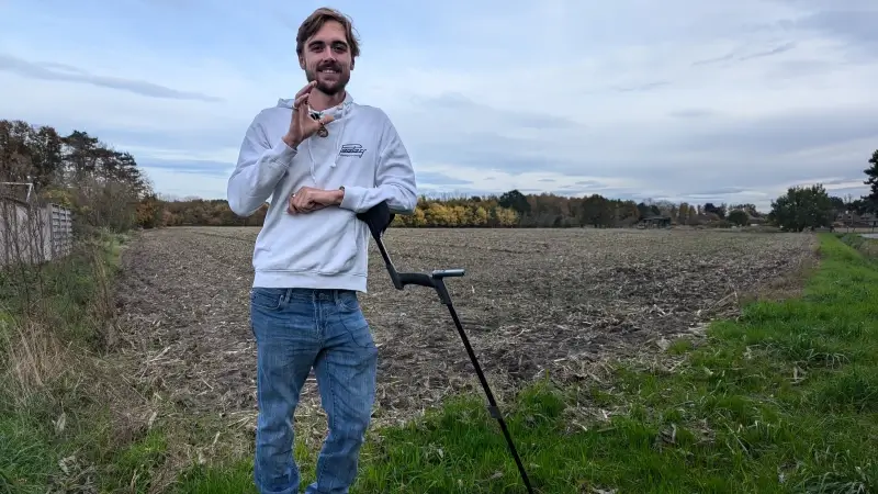 Filip Peeters uit Begijnendijk is vinder van oudste archeologische schat van ons land op veld in Tremelo: "Eigenaar zei dat ik het naar goudboer moest brengen en er een pint mee moest drinken"