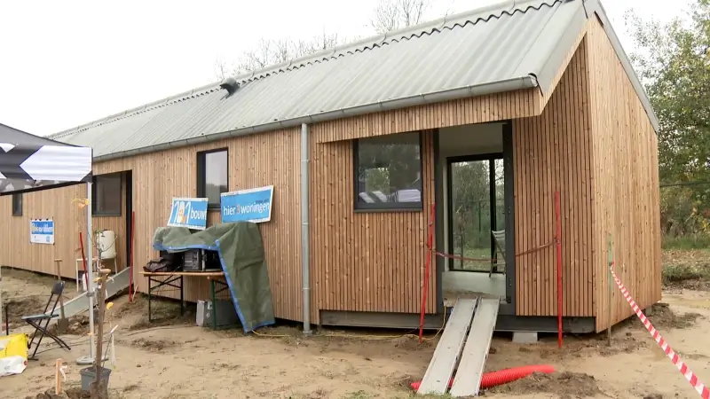 Eerst een woning, dan de rest: Leuven huldigt kleinschalige woningen voor dak-en thuislozen in