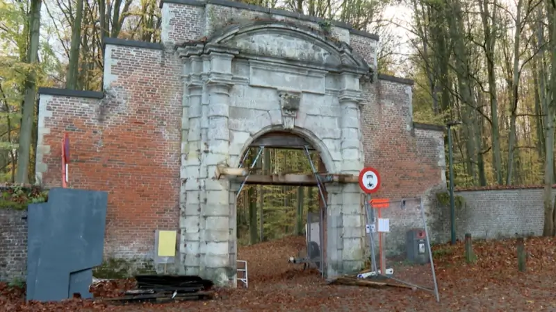  Restauratie van de Leuvense poort aan het park van Tervuren gestart