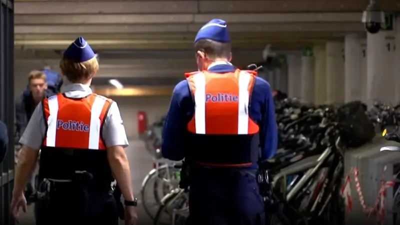 Dertiger opgepakt voor het stelen van 13 elektrische fietsen of steps