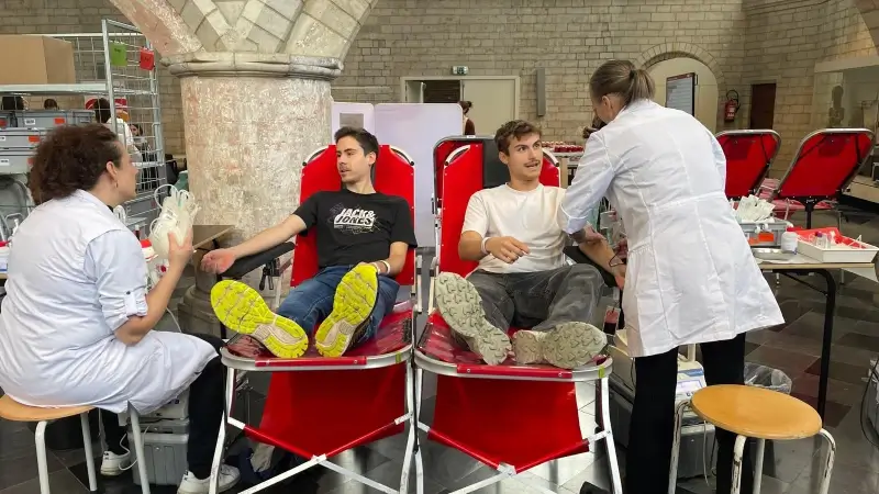 Recordaantal van 2.500 studenten geeft bloed tijdens Bloedserieusweek in Leuven