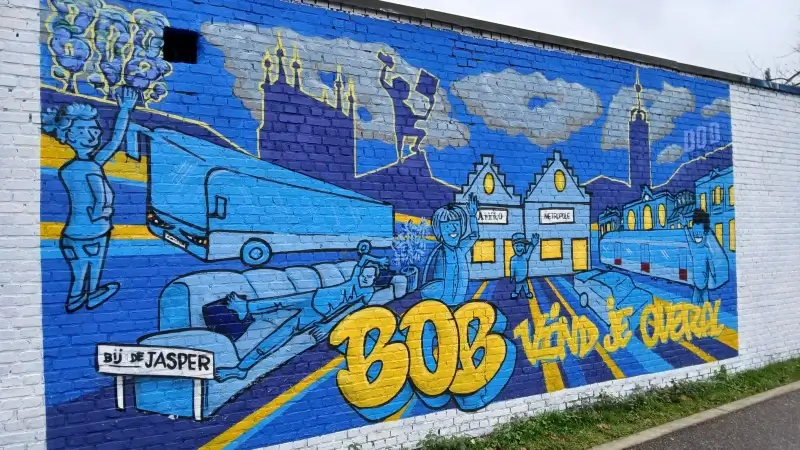 Nieuwe muurschildering ter ere van 30 jaar BOB-campagnes aan jeugdhuis Sojo in Kessel-Lo